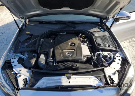 2017 Mercedes-Benz C 300 4Matic z USA, uszkodzony, nr VIN WDDWJ4KB3HF337581